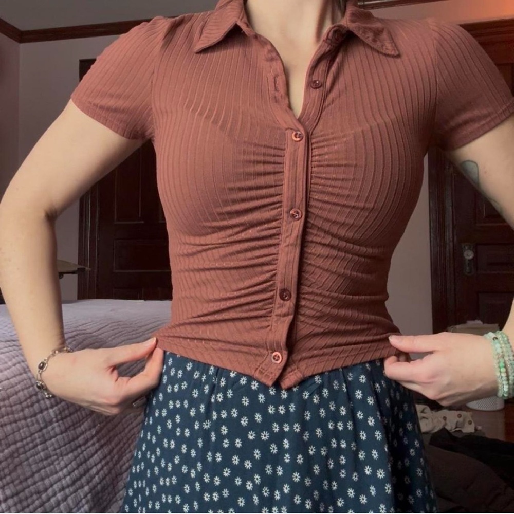 Y2K Ribbed Rust Brown Button-Up Top
